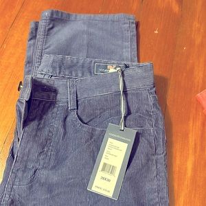 NWT Vineyard Vines 5 pocket corduroy pant. Solid Color: ocean splash size 28x30